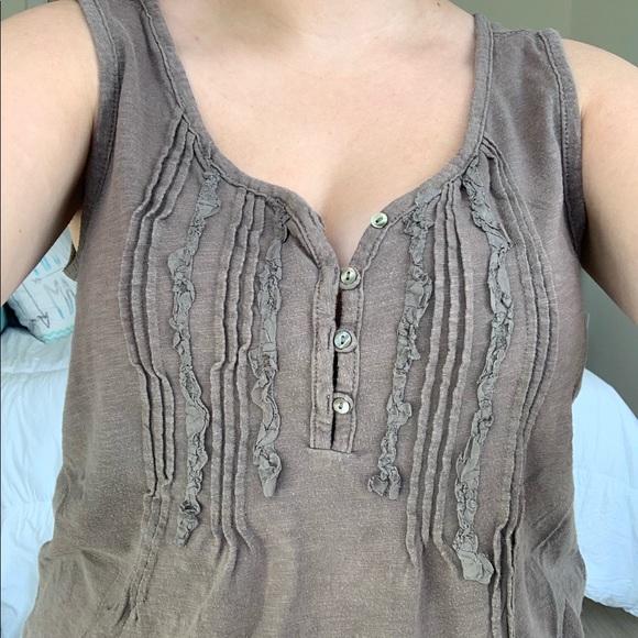 Eddie Bauer Button Up Ruffle Tank Top - Picture 6 of 8